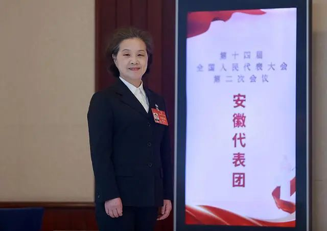 關注全國兩會代表關於（yú）加裝電梯（tī）、舊梯換新、禁止電動（dòng）車進入電梯等的建（jiàn）議